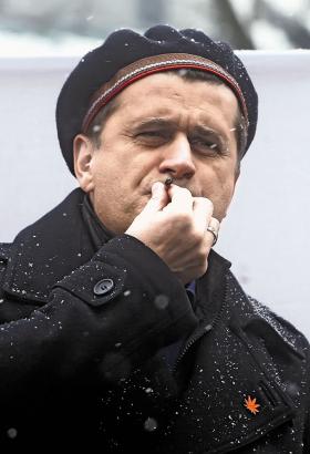 „Tusk jest niewątpliwie najwybitniejszym politykiem 20-lecia. Oczywiście są zasługi Wałęsy, ale to inna kategoria, bardziej historyczna”.