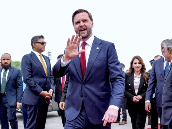 Wiceprezydent J.D. Vance po przybyciu do Islamabadu na rozmowy z przedstawicielami Iranu, 11 kwietnia 2026 r.