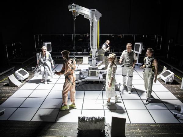 Spektakl „Maszyna”