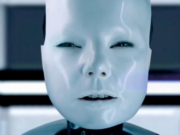 Bjoerk „All Is Full of Love” (1999 r.), reż. Chris Cunningham