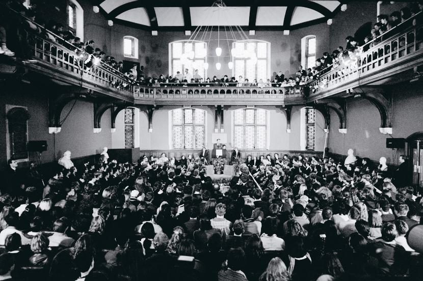 Wśród słynnych gości Oxford Union Society był m.in. były prezydent USA Ronald Reagan w 1992 roku.