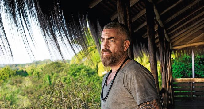 Alex Atala (ur. 1968), brazylijski szef kuchni i aktywista, założyciel instytutu ATÁ, dążącego do zmian zasad rządzących przemysłem żywieniowym.