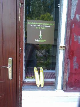 Ratowników żywności z Krakowa, Warszawy i Torunia przybywa.