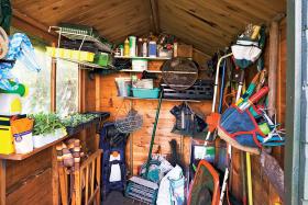 Polska tradycja: stryszki, szopy, graciarnie.