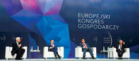 W jednym z paneli dyskusyjnych EKG uczestniczyli (od lewej): prof. Jerzy Buzek, wicepremier Mateusz Morawiecki, Micheil Saakaszwili i Istvan Mikola.