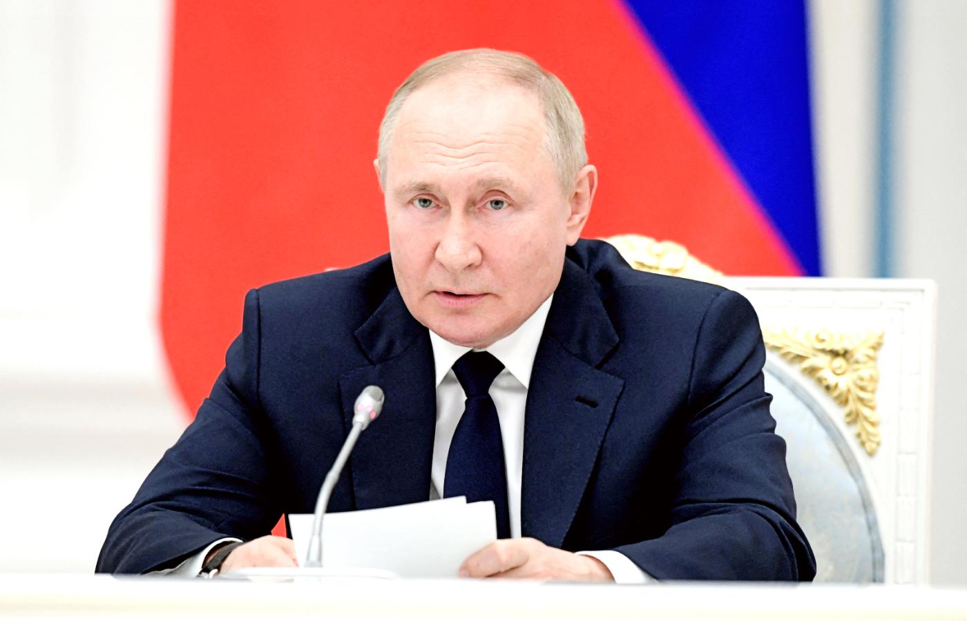 Władimir Putin przemawia do liderów Dumy. 7 lipca 2022 r.