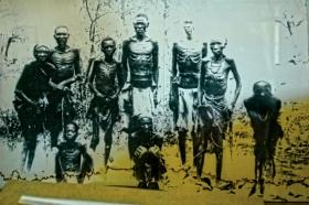 Herero, którzy przeżyli masakrę waterberską i wygnanie na pustynię