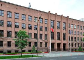Instytuty Polskie za granicą formalnie podporządkowane są polskiemu MSZ.