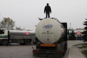 Codziennie z Mlekovity rusza w drogę 100 tirów.