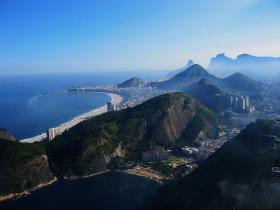 Rio, jak mało które miejsce na świecie ma naturalne warunki do uprawiania sportów letnich. Wieczne lato, morze, góry i wiatr.