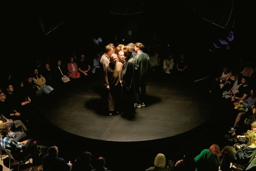 „Kosmiczny Dom”, reż. Lina Lapelytė