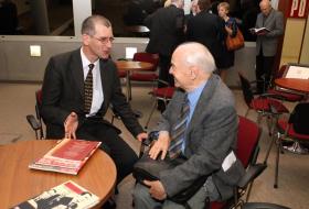 Prof. Grzegorz Motyka i prof. Feliks Tych.