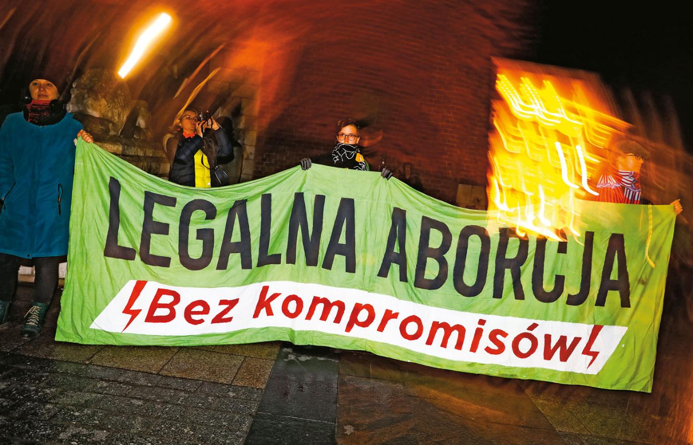 Obowiązujące prawo aborcyjne jest nie tylko opresyjne, ale też kompletnie oderwane od realiów. Protest w Krakowie, 1 grudnia 2021 r.