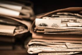 W archiwum znajduje się łącznie 1067 teczek. 350 teczek zajmują listy oraz dzienniki. Jedną czwartą całego archiwum – materiały, które najtrudniej uporządkować: drobne notatki, kartki, zapiski, liściki, listy sprawunków.