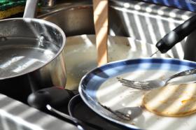 Niektórzy tłumaczą sukces handlowy niebywałą promocją i rozgłosem medialnym tej swoistej bajki o Kopciuszku oraz powszechną skłonnością do podglądania osób znanych.