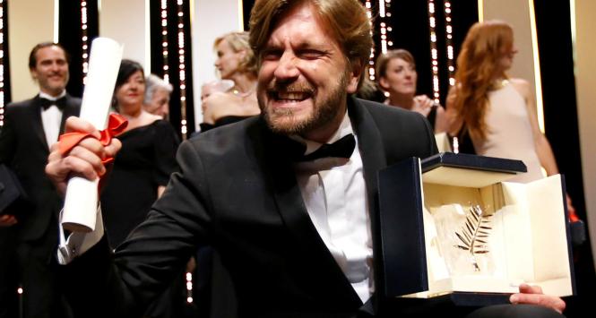 Nagrodzona Złotą Palmą szwedzka satyra społeczna „The Square” Rubena Östlunda podobała się nielicznym