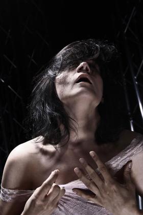 To opera napisana językiem całkowicie współczesnym, ale w jakimś sensie tradycyjna – nie ma w niej mnogości środków, multimediów, wrażenie ma robić po prostu muzyka.