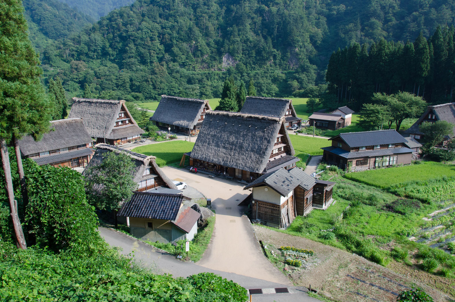 Japanese village. Деревня Сиракава-го Япония. Сугисава японская деревня. Горная деревня Shirakawa зимой, Япония. Япония Киото деревня.