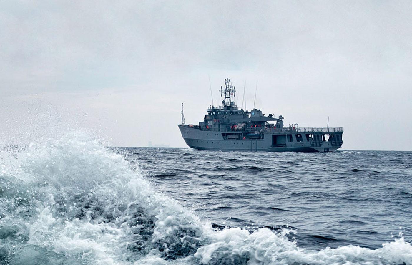 Logistyczny ORP „Kontradmirał Xawery Czernicki” na morskich manewrach NATO Steadfast Jazz 2013