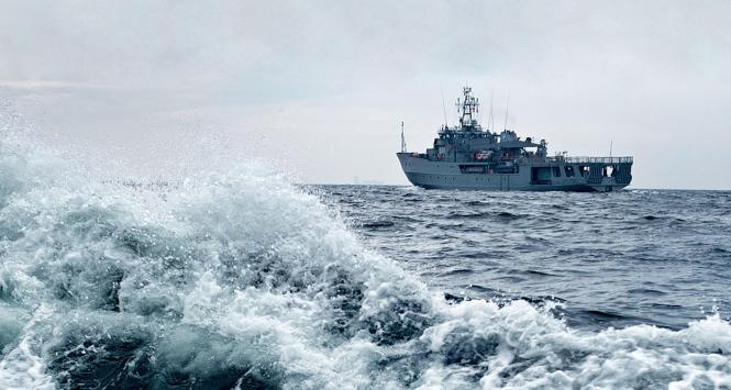 Logistyczny ORP „Kontradmirał Xawery Czernicki” na morskich manewrach NATO Steadfast Jazz 2013