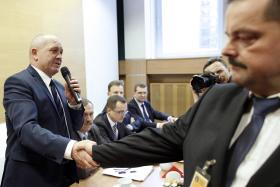 Kto widział spotkanie ministra Sawickiego z rolniczym OPZZ, musiał mieć przed oczami spotkanie Mieczysława Rakowskiego z robotnikami w Stoczni w 1983 r.