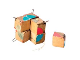 Pierwsza konstrukcja wykonana przez Ernő Rubika, 1974 r.