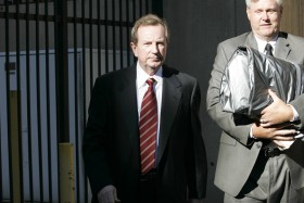Biznesmen Edward Mazur opuszcza areszt w Chicago (2007 r.). Sąd orzekł, że nie może być deportowany do Polski.