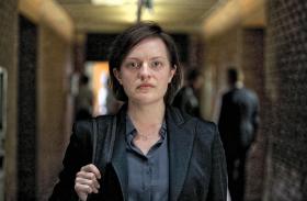 9. Tajemnice Laketop 2, BBC Two (w Polsce Ale Kino+). Sydney, Elisabeth Moss w roli pani detektyw z naznaczonym tragediami życiorysem, Nicole Kidman jako siwowłosa ekshipiska. Do kryminału bierze się reżyserka oscarowego „Fortepianu”.