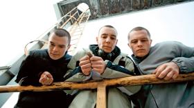 Bohaterowie ostatniego filmu Dawida „Jesteś bogiem” - od lewej: Rahim (David Ogrodnik), Magik (Marcin Kowalczyk) i Fokus (Tomasz Schuchardt), czyli filmowa Paktofonika.