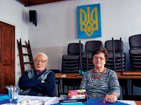 Bogdan i Olga Hryckowianowie w domiwce, czyli świetlicy Ukraińców. Koszalin.