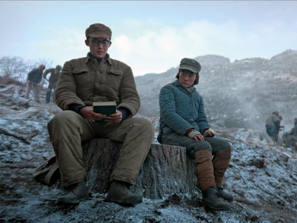 „Problem trzech ciał”, scen. David Benioff, D.B. Weiss, Alexander Woo