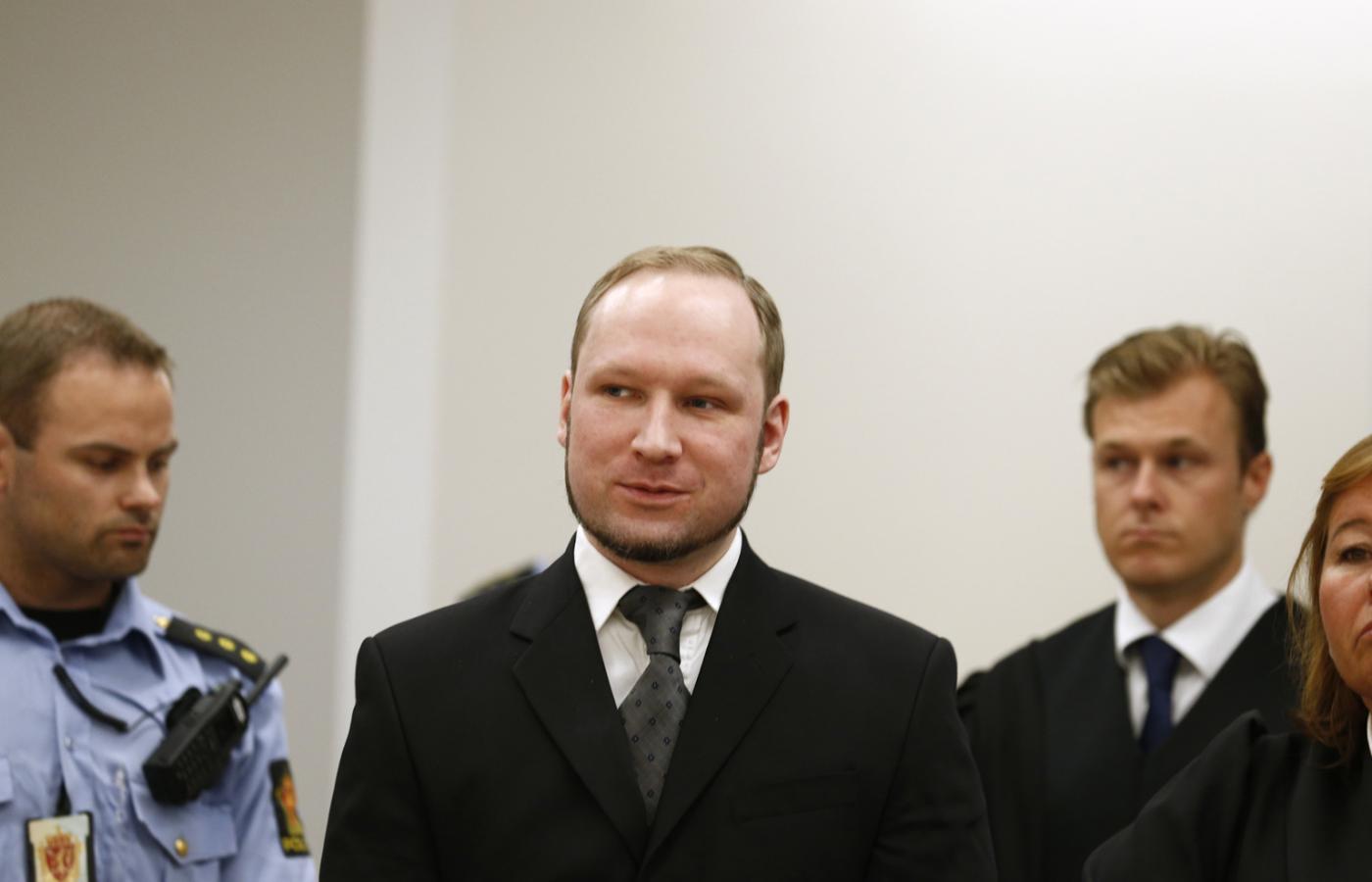 Anders Breivik w sądzie w dniu ogłoszenia wyroku.