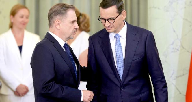 Piotr Duda i Mateusz Morawiecki w sierpniu 2023 r. w czasie uroczystości podpisania przez prezydenta ustawy w sprawie emerytur pomostowych