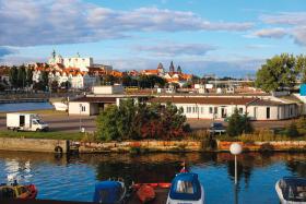 Wyspa Łasztownia była zapleczem portowym. Mają tam powstać obiekty kultury, biurowce, miejsca wypoczynku i domy mieszkalne.