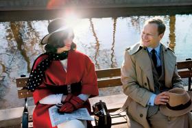 7. „Excentrycy, czyli po słonecznej stronie ulicy”, reż. Janusz Majewski. Jazz przeciw opresyjnemu systemowi wczesnego PRL. Jak zwykle w filmach tego wybitnego reżysera elegancko, z poczuciem humoru i optymizmem.Więcej na temat filmu „Excentrycy, czyli po słonecznej stronie ulicy” tutaj.