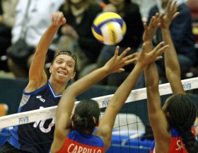 Małgorzata Niemczyk (z lewej), córka Andrzeja i była reprezentantka Polski w siatkówce, będzie rywalizowała z ojcem jako kandydatka na posła PO z Łodzi.