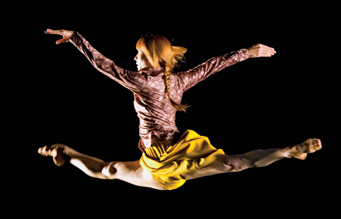 Sylvie Guillem urodziła się 25 lutego 1965 r. w Paryżu. Występowała na wszystkich najważniejszych scenach baletowych świata.