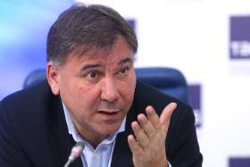 „Populiści w kontrowersyjności poczynań upatrują źródła legitymizacji swojej władzy”.