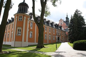 Paradyż-Gościkowo, klasztor pocysterski