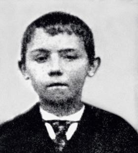 Adolf Hitler w wieku 10 lat.