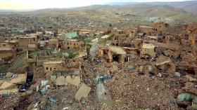 Zniszczona jazydzka wioska w okolicy Sindżaru. Kadr z filmu dokumentalnego „Anioły z Sindżaru”
