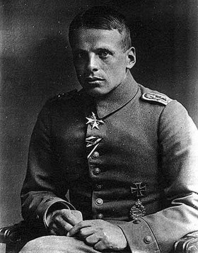 Oswald Boelcke, twórca taktyki lotnictwa myśliwskiego.
