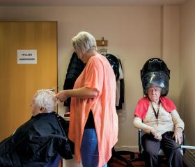 Co poniedziałek rezydentów odwiedza fryzjer.