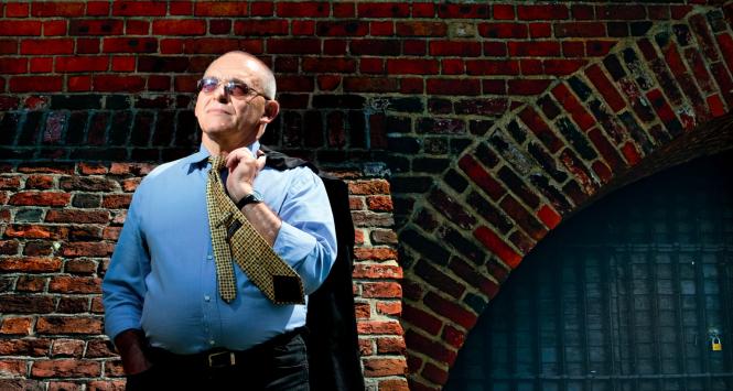 G. pierwszy w Polsce otworzył kantory.