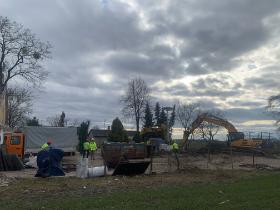 Trwają rozbiórki wykupionych lub wywłaszczonych gospodarstw.