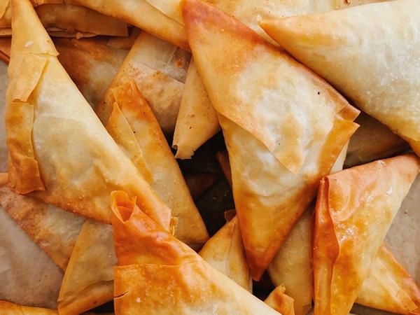 Tiropita, czyli oscypek, bundz i bryndza