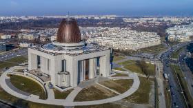 Państwo z pieniędzy podatników łoży hojnie na różne kościelne przedsięwzięcia, choćby budowę Świątyni Opatrzności Bożej w Warszawie, którą minister Gliński wsparł dotacją 4 mln zł.