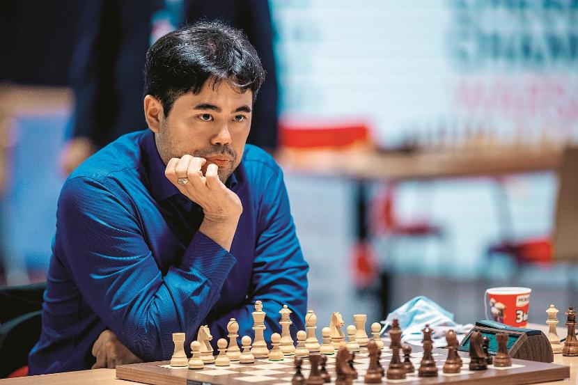 Hikaru Nakamura bije mistrzów nie tylko przy szachownicy.