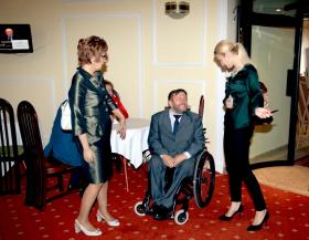 Sławomir Piechota, specjalista od polityki społecznej, doceniony za wrażliwość na kwestie praw człowieka.