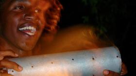 W cumbii kobieta ma symbolizować to, co utożsamiane z rdzennymi indiańskimi mieszkańcami tych terenów, czyli powściągliwość. Mężczyzna – to, co utożsamiano z przybyszami z Afryki, czyli energię i witalność.